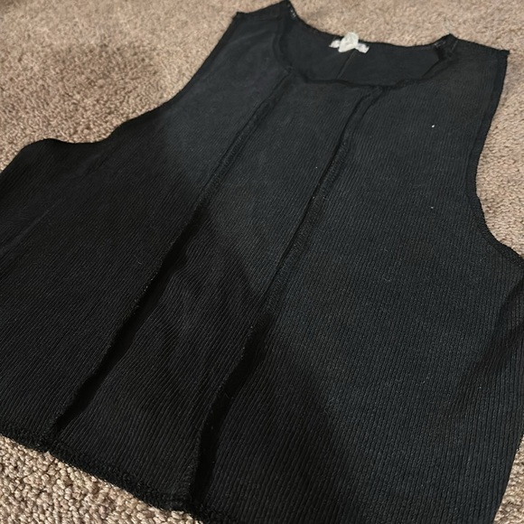 Black garage tank - Picture 2 of 3